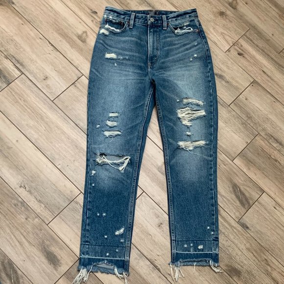 Abercrombie & Fitch Girlfriend Highrise Jeans - Picture 2 of 5